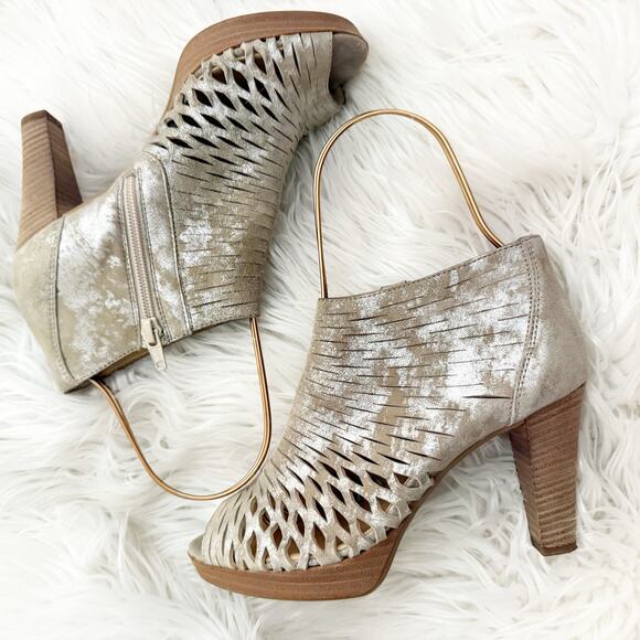PAUL GREEN | Tacey Metallic Perforated Leather
Peep Toe Ankle Booties | 6 (3.5) - Picture 7 of 12